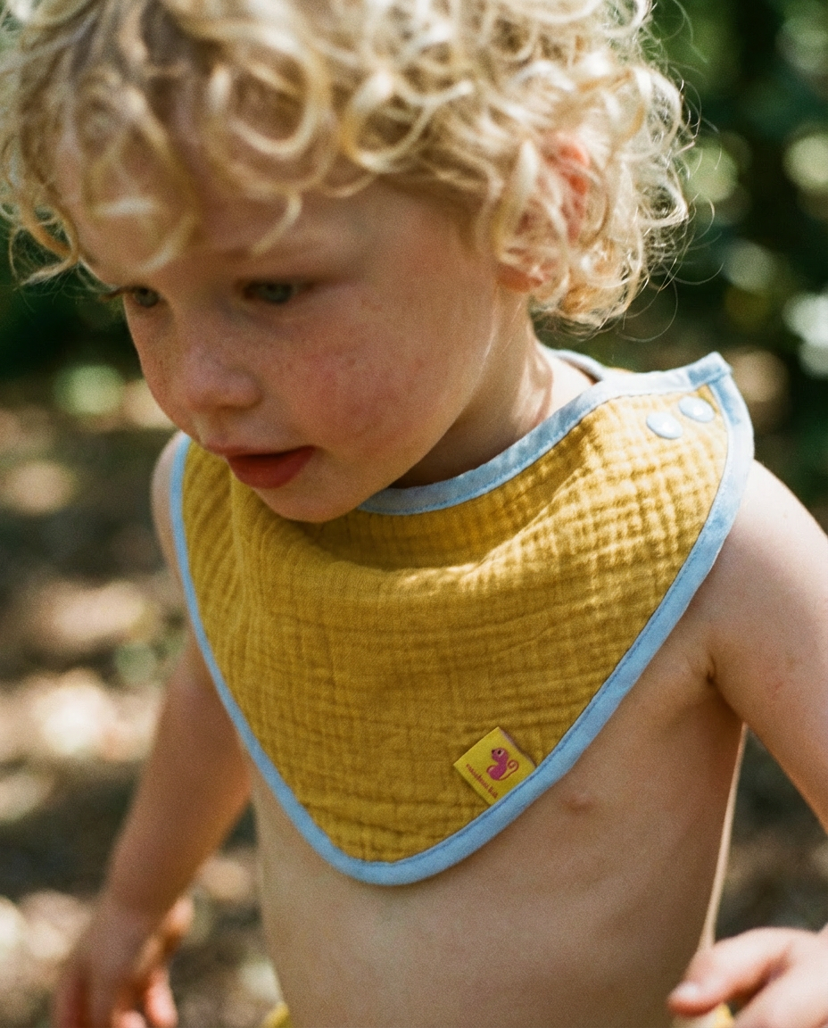Bandana Bib CAMELIA muslin curry