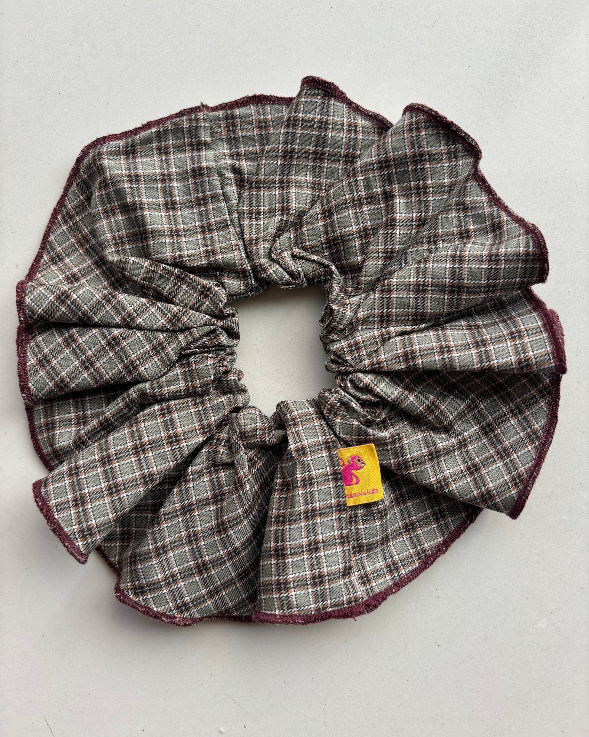 XL Scrunchie checkered khaki
