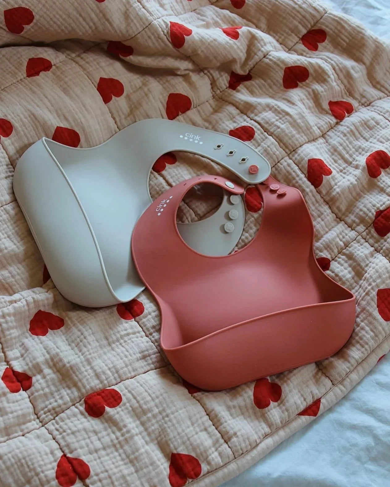 Bib de silicone (available in 5 colors)