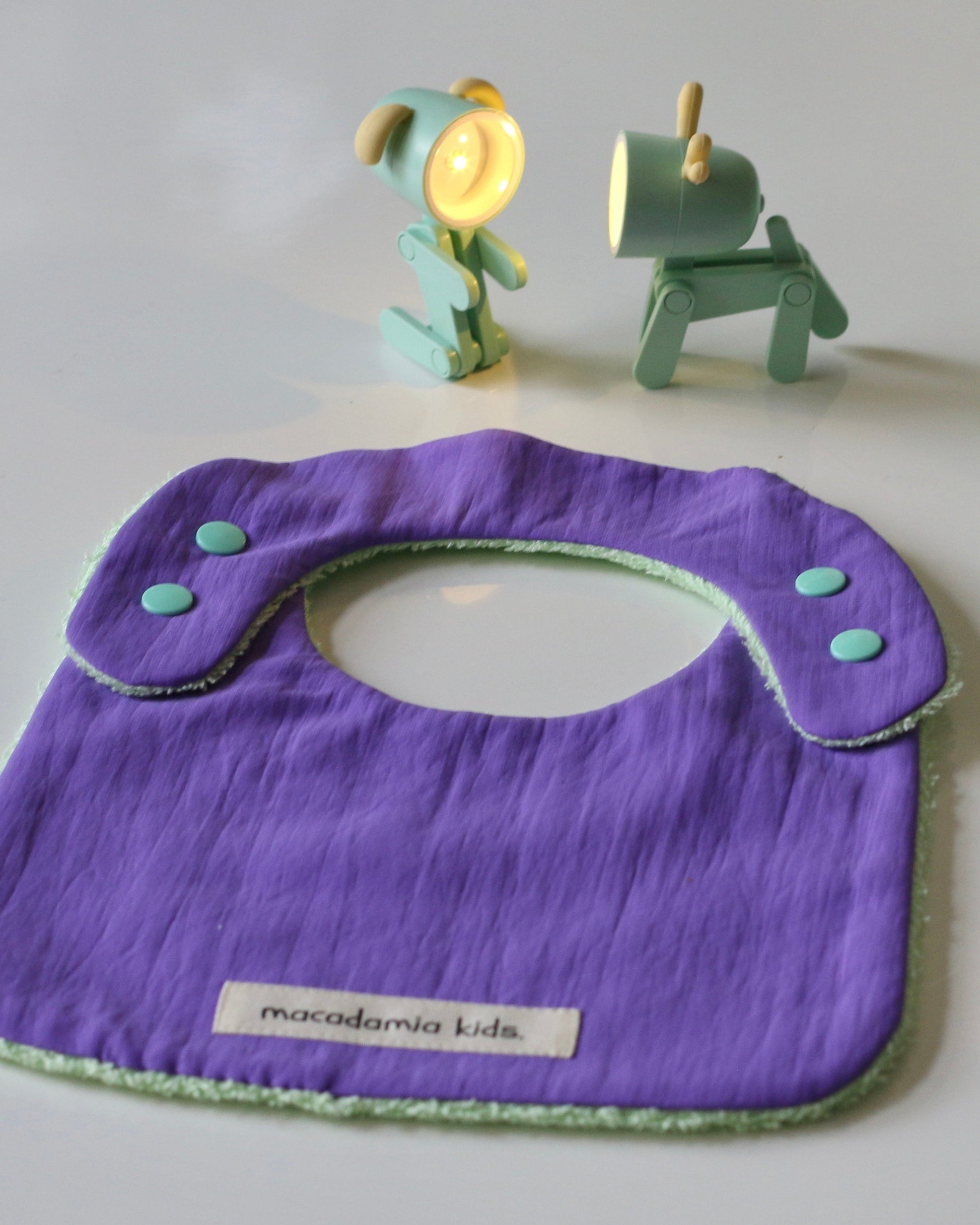 Reversible Bib mint/lilac cotton terry