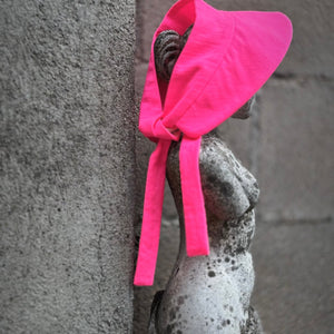 Visera back bow fuchsia