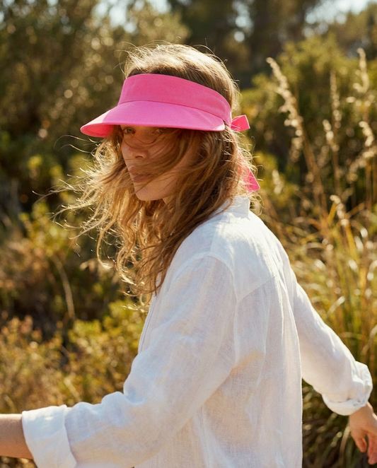 Visera with back bow fuchsia