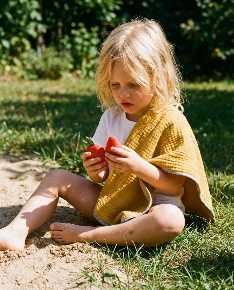 Linen Toy STRAWBERRY (1 piece)