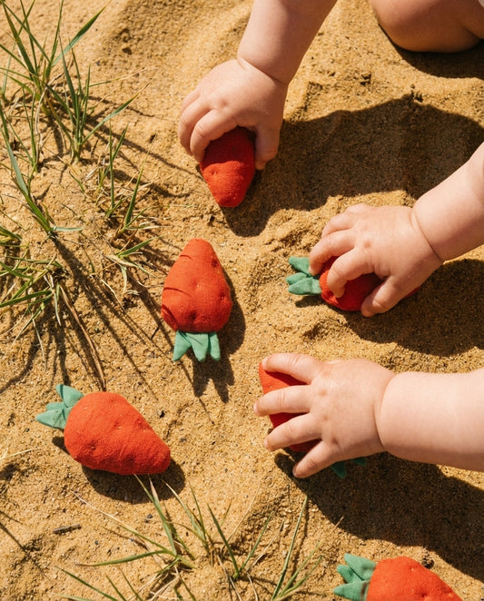 Linen Toy STRAWBERRY (1 piece)