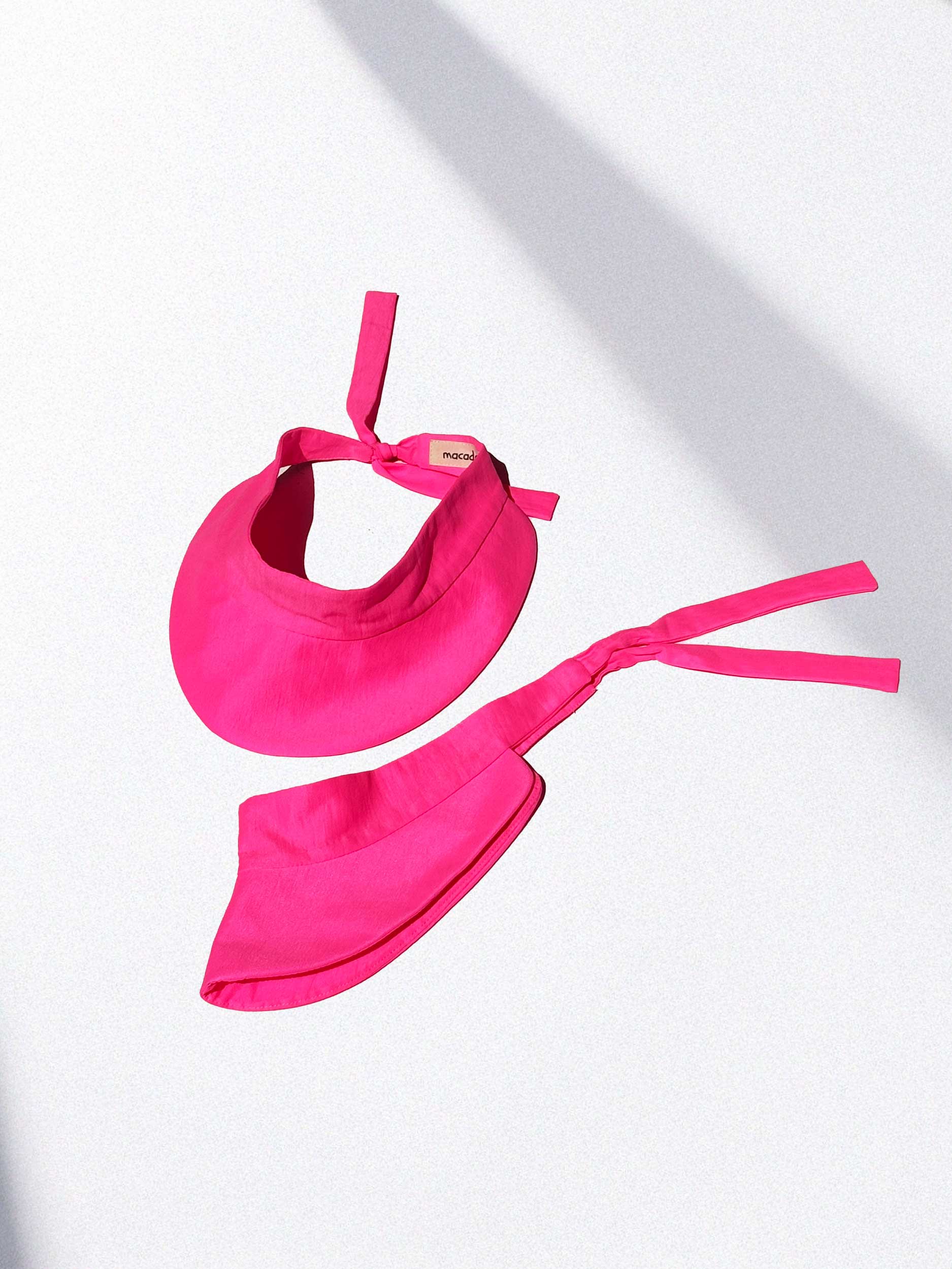 Visera with back bow fuchsia